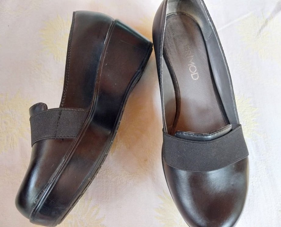 Derimod Siyah Klasik Dolgu Topuklu Ayakkabı - Görsel 2