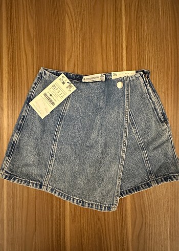 Stadivarius Düğmeli Mini Mavi Denim Şort