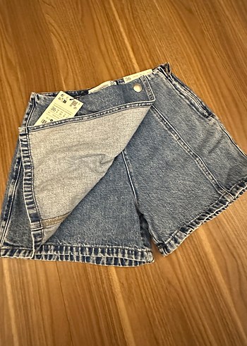 Stradivarius Stadivarius Düğmeli Mini Mavi Denim Şort