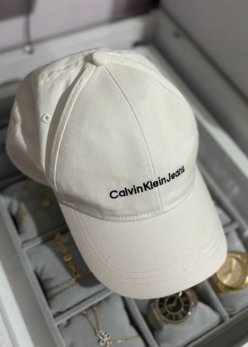 CALVIN KLEIN KADIN ŞAPKA
