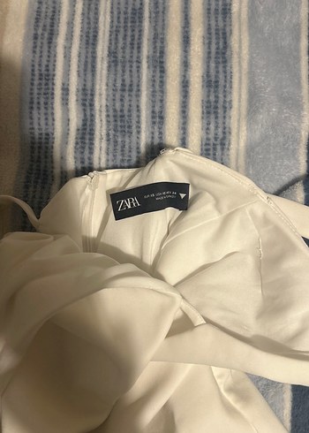 Zara zara göğüs dekolteli beyaz elbise