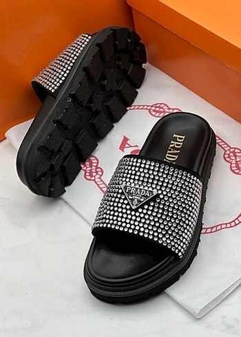 Prada Siyah Parlak Platform Kadın Terlikler