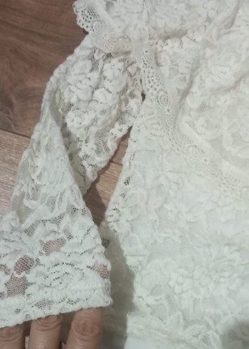 Dantel Detaylı Beyaz Uzun Kollu Bluz - Görsel 3