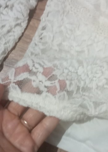 Dantel Detaylı Beyaz Uzun Kollu Bluz - Görsel 5