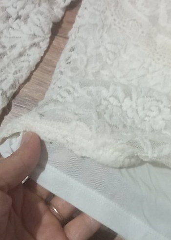 Dantel Detaylı Beyaz Uzun Kollu Bluz - Görsel 4