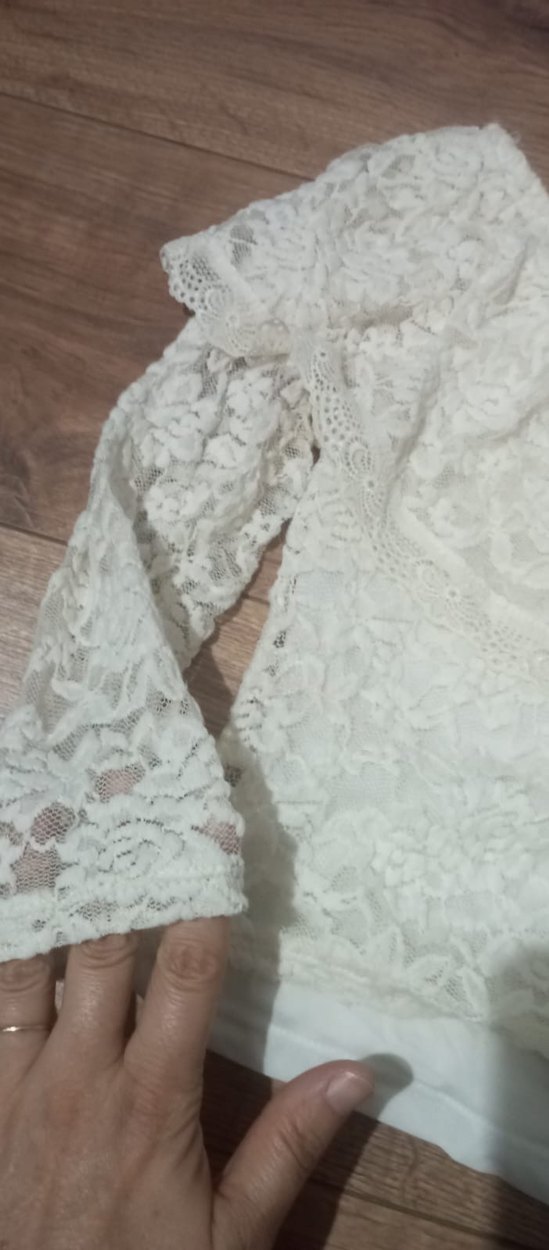 Dantel Detaylı Beyaz Uzun Kollu Bluz - Görsel 3