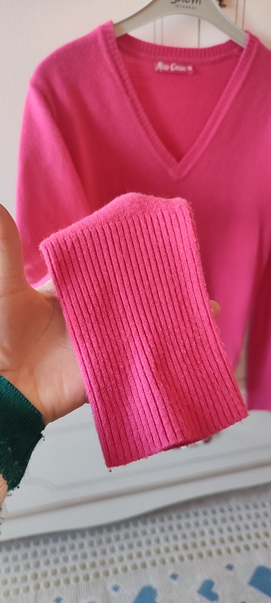 Pembe V Yakalı Kadın Triko - Görsel 3