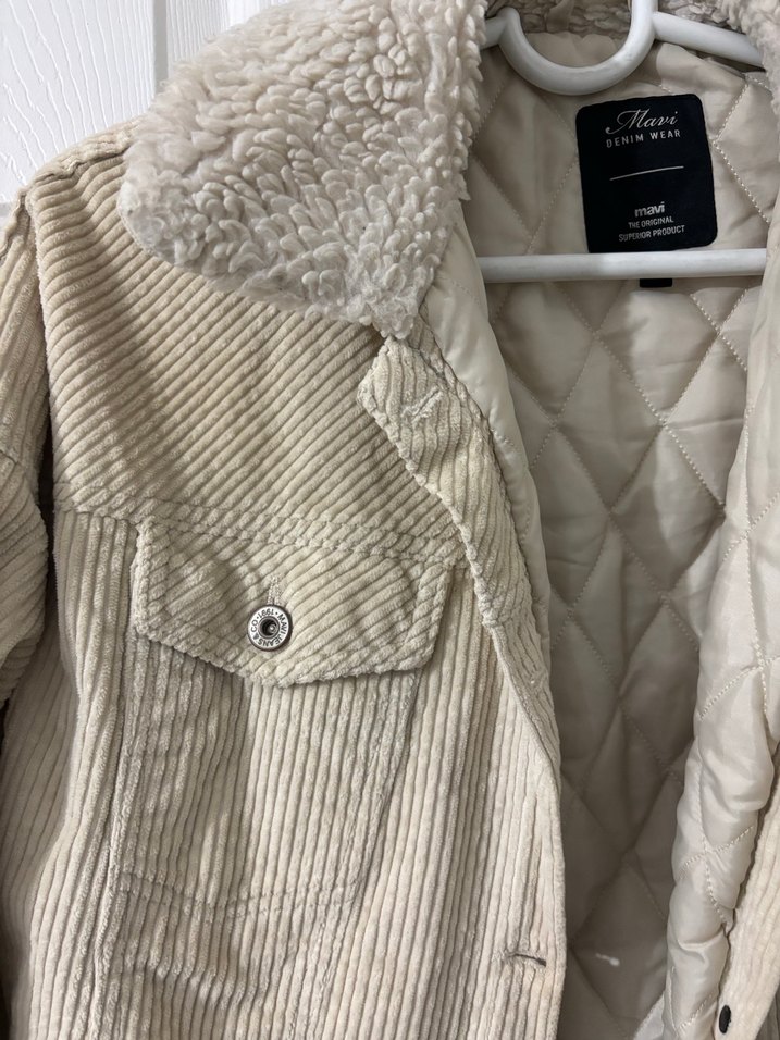 Mavi Düğmeli Bej Kadın Ceket - Görsel 2