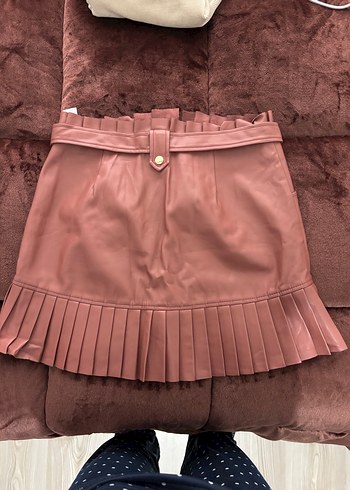 Zara Kemer Detaylı Kahverengi Deri Mini Etek - Görsel 2