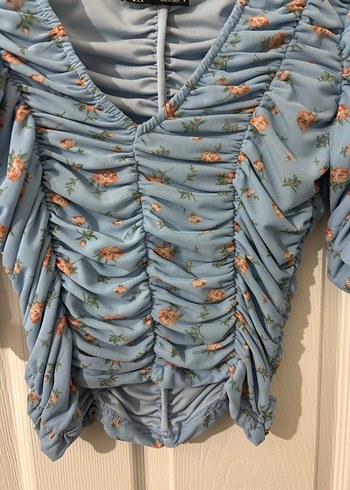 Zara Mavi V Yaka Pliseli Kısa Kollu Bluz - Görsel 3