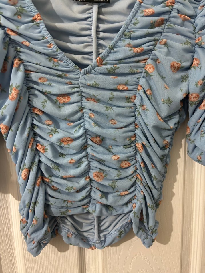 Zara Mavi V Yaka Pliseli Kısa Kollu Bluz - Görsel 3