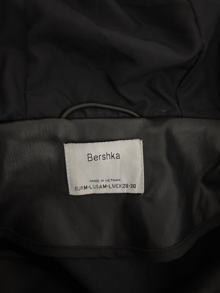 Bershka Siyah Deri Fermuarlı Kadın Ceket - Görsel 4