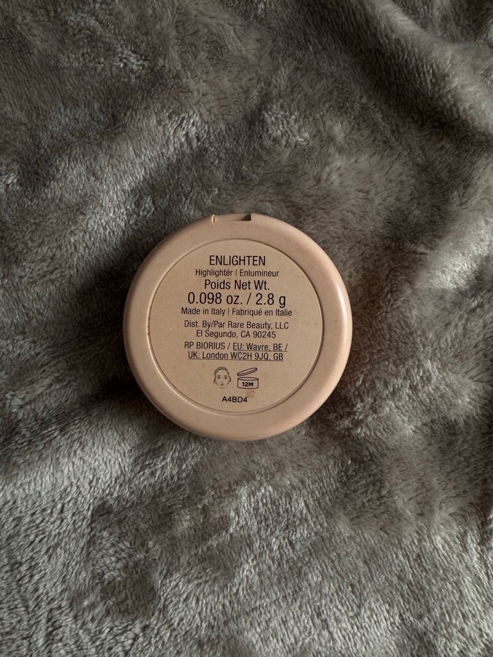Rare Beauty Highlighter - Görsel 3
