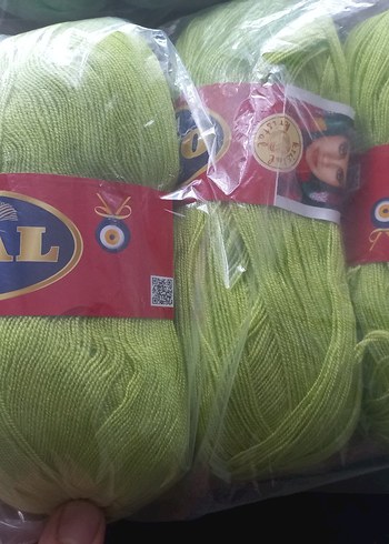 Opal markalı açık yeşil örgü ipliği - Görsel 2