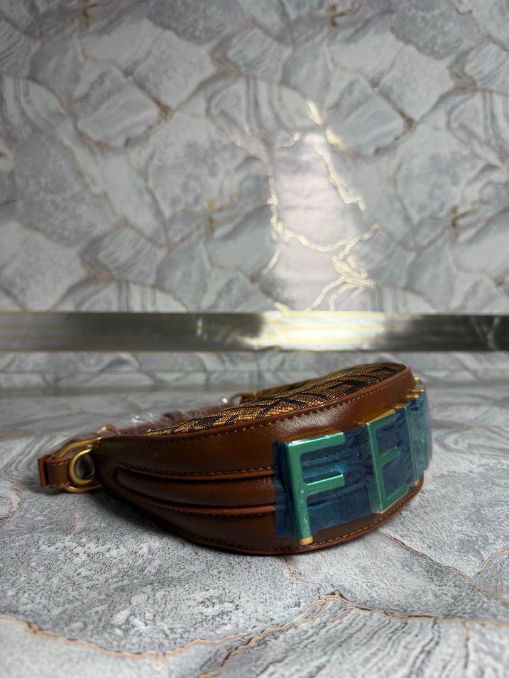 Fendi taba çanta - Görsel 3