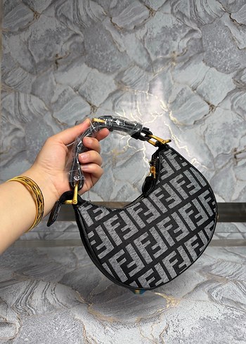 Fendi Desenli Kadın Siyah Çanta - Görsel 3