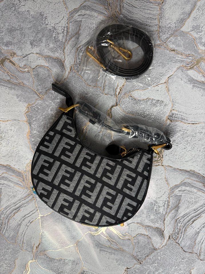 Fendi Desenli Kadın Siyah Çanta - Görsel 2