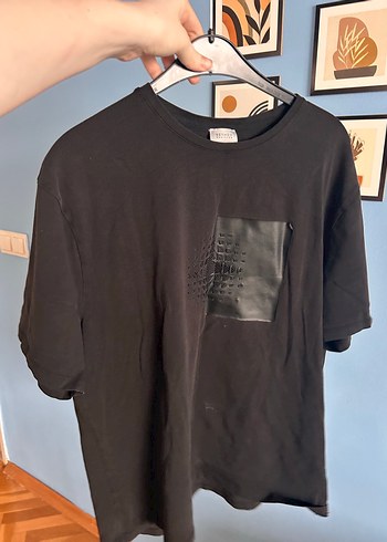 Deri Detaylı Siyah Erkek Tişört - Görsel 5