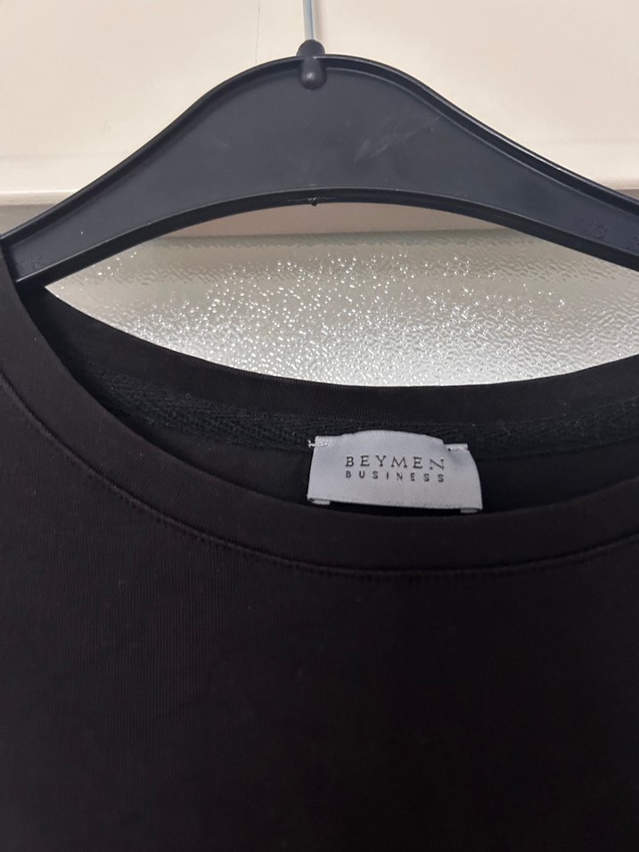 Deri Detaylı Siyah Erkek Tişört - Görsel 2