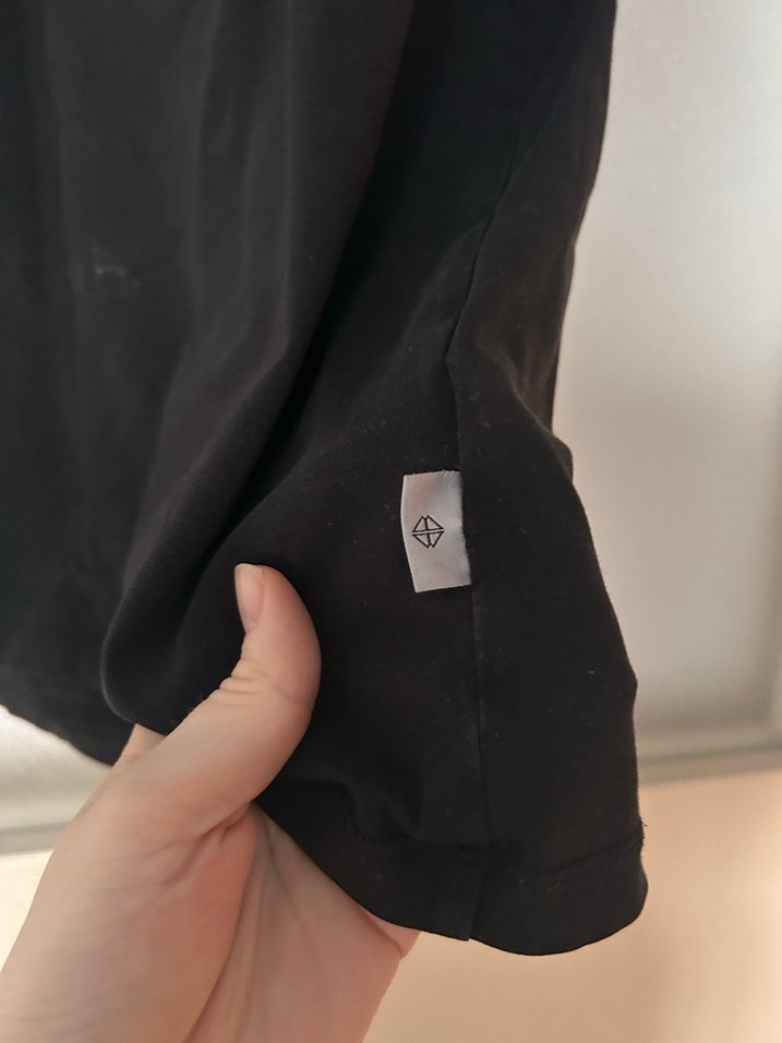 Deri Detaylı Siyah Erkek Tişört - Görsel 4