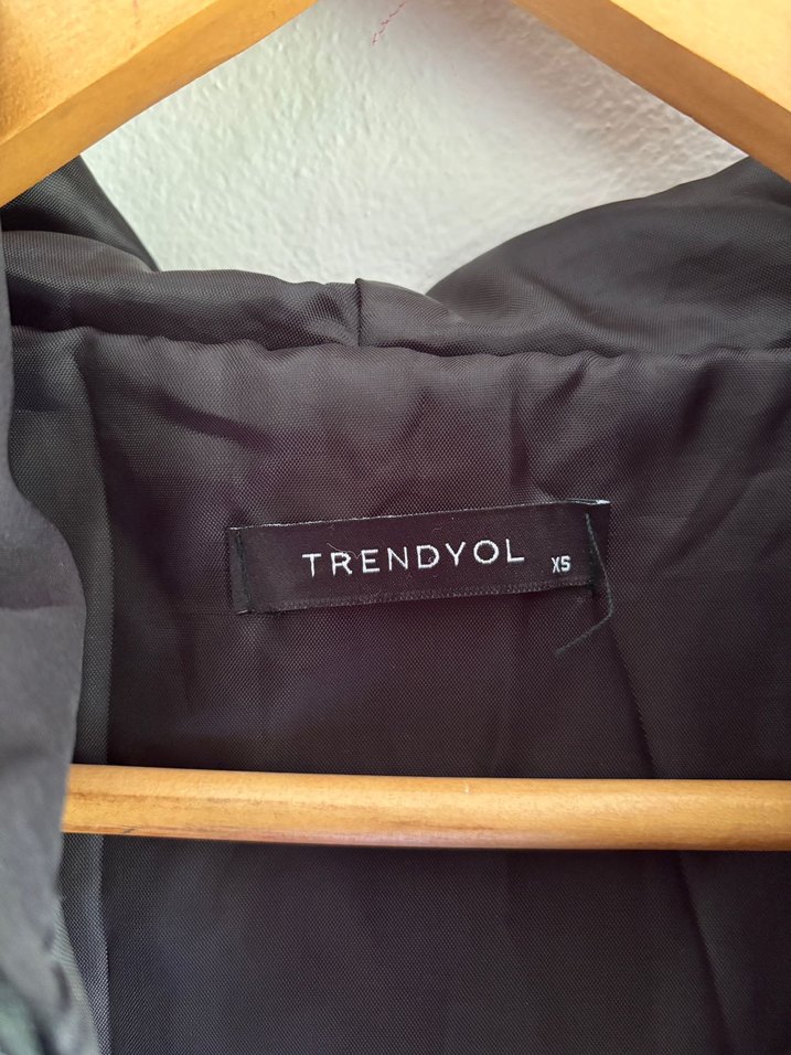 Kapüşonlu Siyah Kadın Ceket - Görsel 3