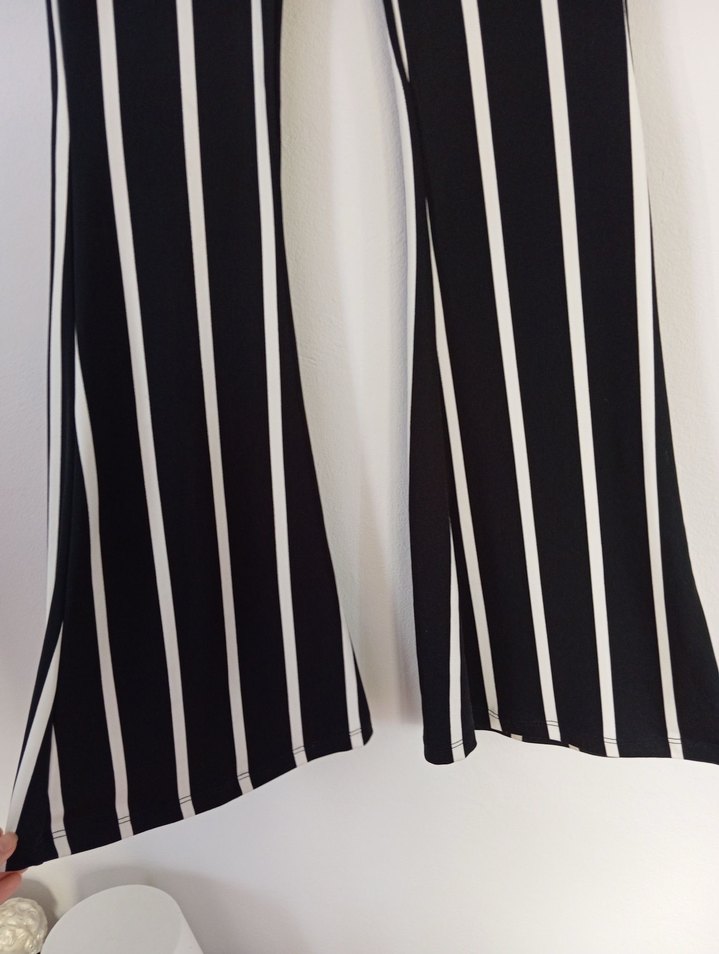 Siyah Beyaz Çizgili Pilili Kadın Kumaş Pantolon - Görsel 4