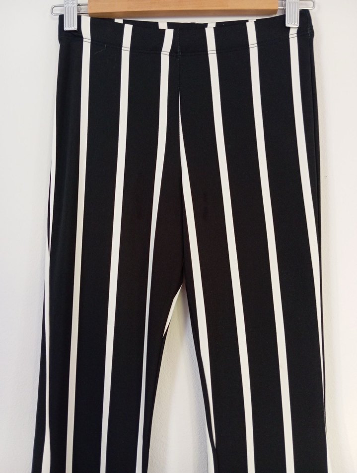 Siyah Beyaz Çizgili Pilili Kadın Kumaş Pantolon - Görsel 3