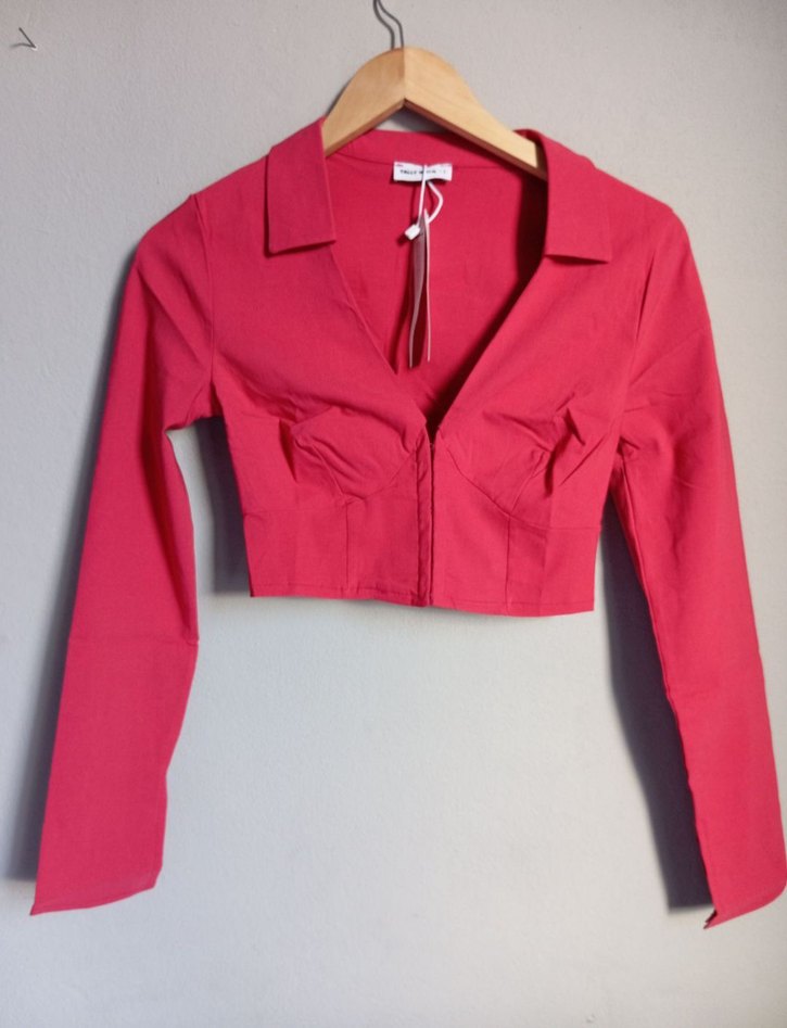 Kırmızı V Yaka Düğmeli Kadın Bluz - Görsel 2