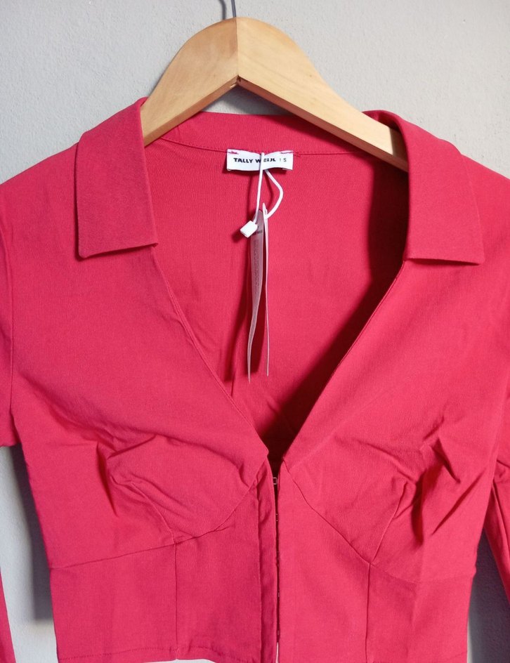 Kırmızı V Yaka Düğmeli Kadın Bluz - Görsel 3