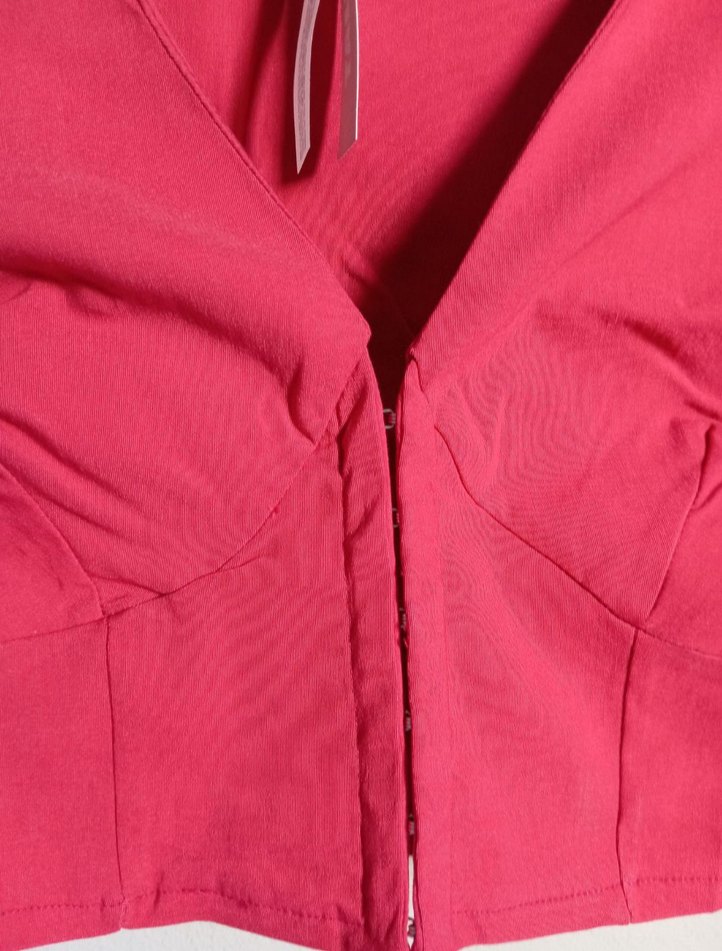 Kırmızı V Yaka Düğmeli Kadın Bluz - Görsel 4