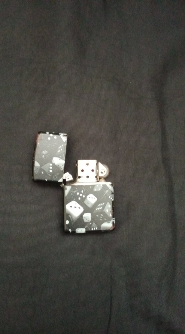 Zar Desenli Siyah Zippo çakmak - Görsel 3