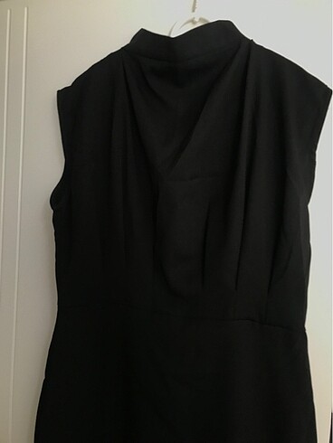 Trendyol & Milla Siyah elbise yırtmaçlı büzgülü