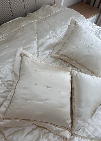 İşlemeli Parlak Beyaz Yatak Örtüsü tam takım Çeyizlik - Görsel 3