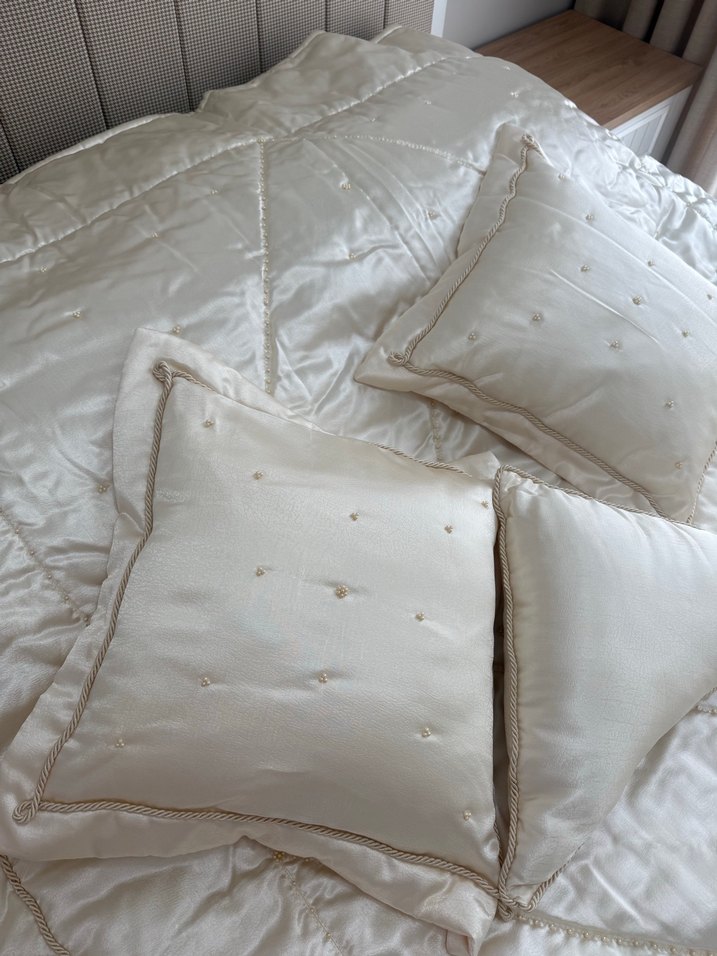 İşlemeli Parlak Beyaz Yatak Örtüsü tam takım Çeyizlik - Görsel 3