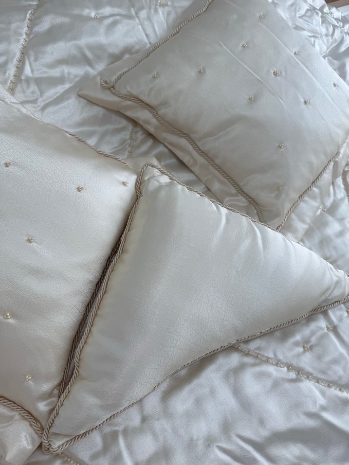 İşlemeli Parlak Beyaz Yatak Örtüsü tam takım Çeyizlik - Görsel 4