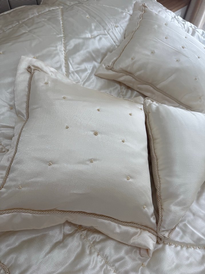 İşlemeli Parlak Beyaz Yatak Örtüsü tam takım Çeyizlik - Görsel 5