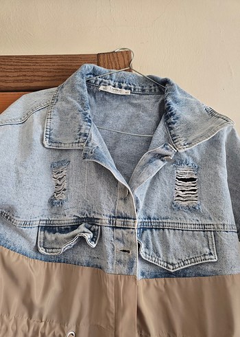 Düğmeli Yırtık Detaylı Kadın Denim Trenckot