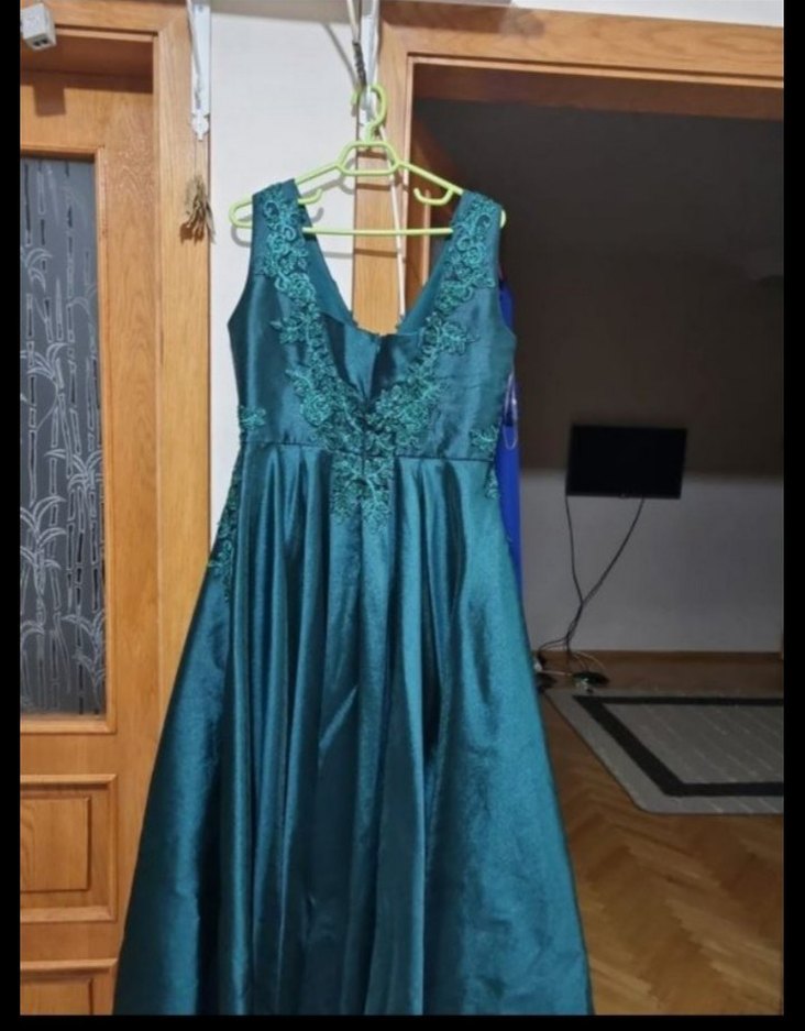 Yeşil Nakışlı Uzun V Yaka Abiye Elbise - Görsel 2