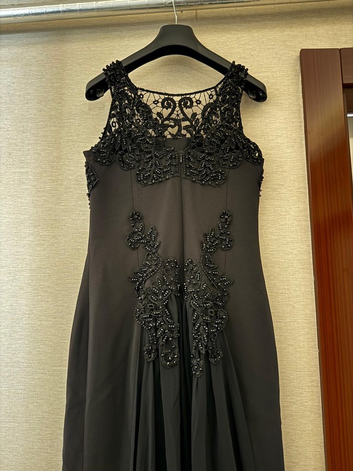 Dantel Detaylı Siyah Uzun Abiye Elbise - Görsel 4