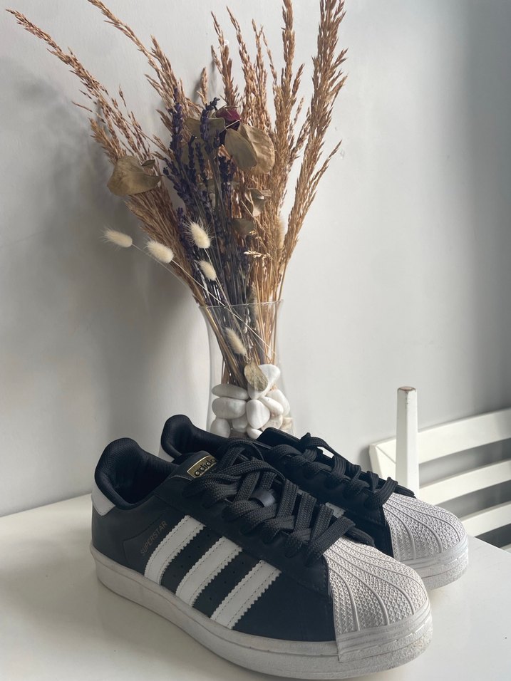 Siyah Beyaz Adidas Superstar Sneakers - Görsel 2
