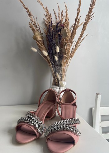 Pelinin Ayakkabıları 38