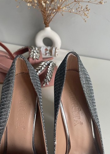 Gri Yılan Desenli Topuklu Kadın Ayakkabı - Görsel 3