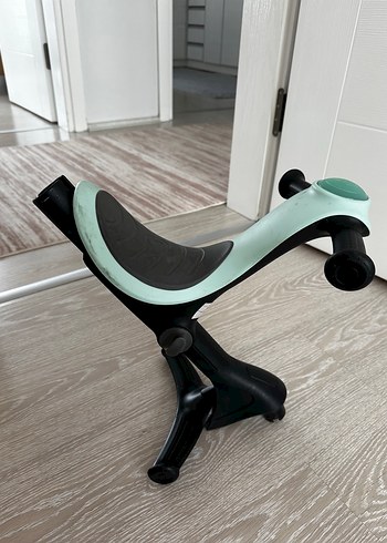 Globber marka scooter oturma aparatı