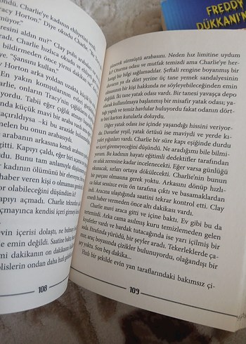 Beden Renk Freddy'nin Pizza Dükkanında Beş Gece Serisi 3 Kitap