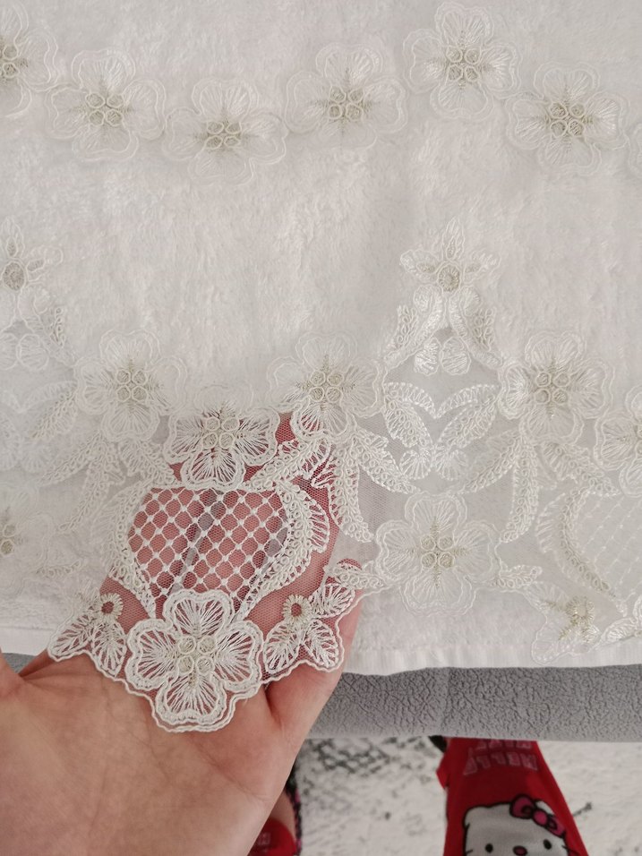 Nakışlı Beyaz Havlu - Görsel 5