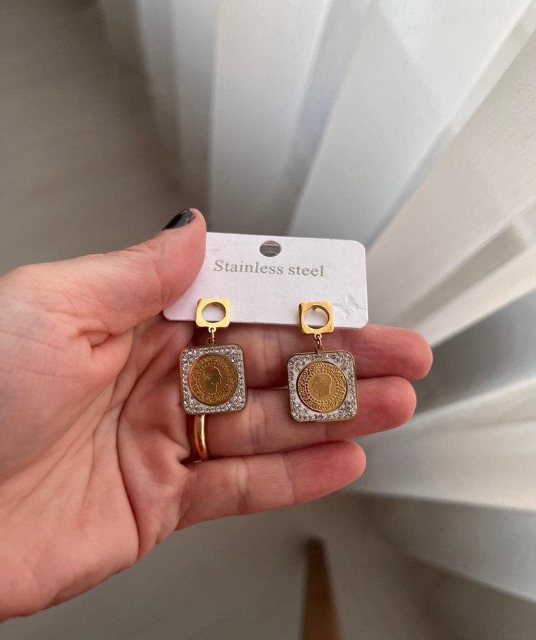 Altın Renkli Kare Model Çelik Çeyrek Altınlı Taşlı Küpe - Görsel 2