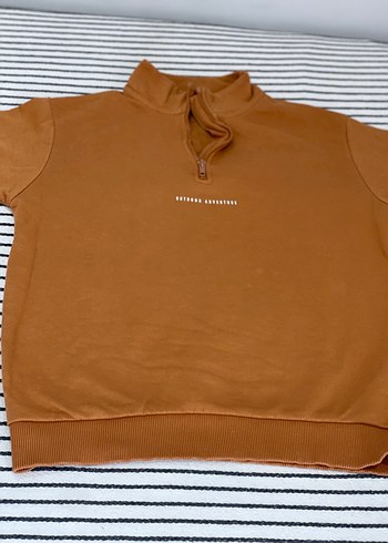 Kahverengi, kısa kollu, fermuarlı sweatshirt