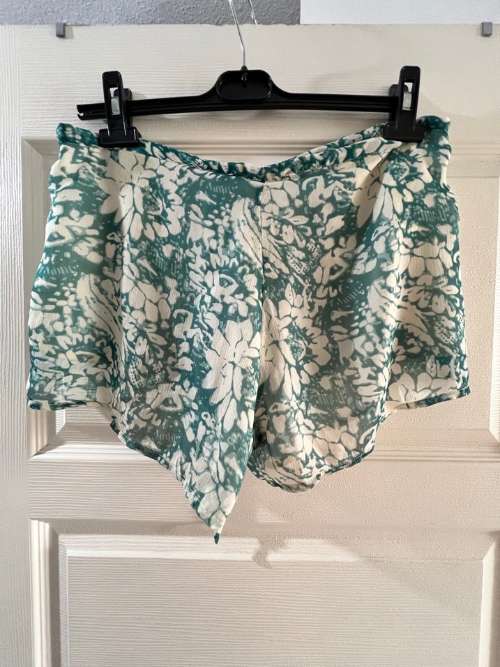 Turkuaz Desenli Bel Bağlamalı Mini Şort - Görsel 2