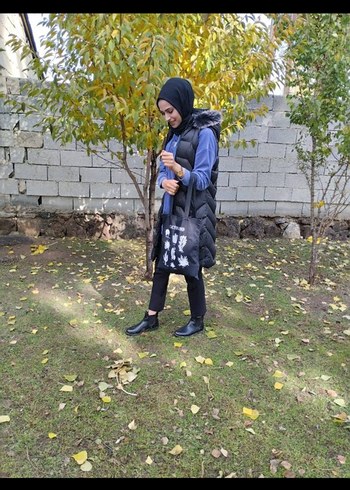 Siyah Kürklü Boğazlı Kadın Şişme Yelek - Görsel 2