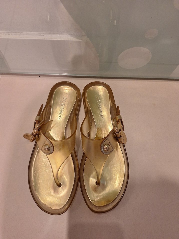 Altın Renkli Tokalı Dolgu Topuklu Kadın Sandalet - Görsel 2